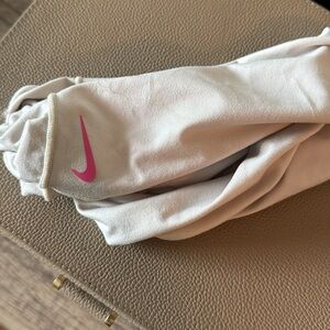Nike Women's Cream Headband